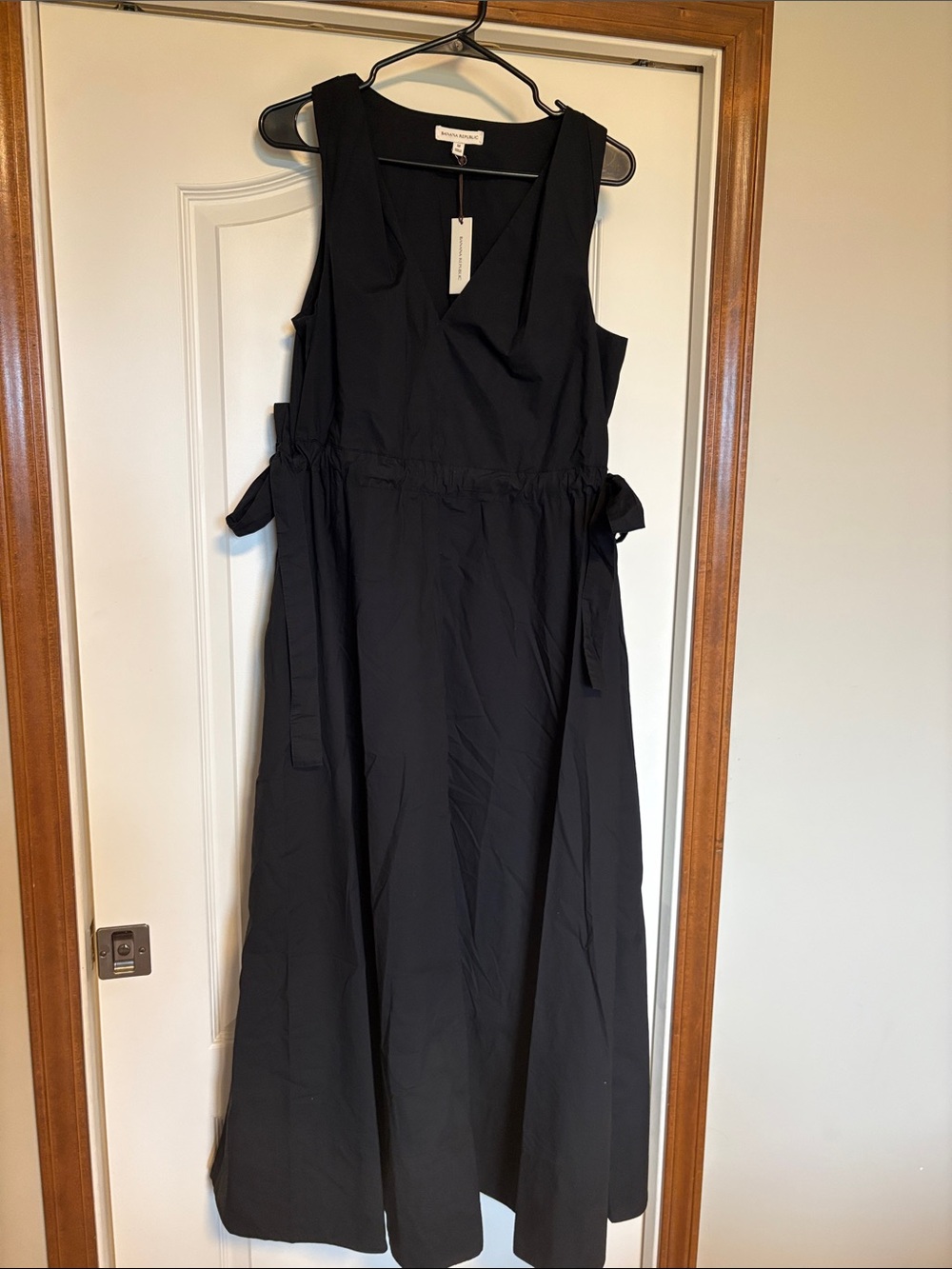 Banana Republic Black Poplin Sleeveless V-Neck Maxi Dress